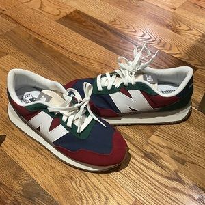 New Balance mens red blue green gym shoes